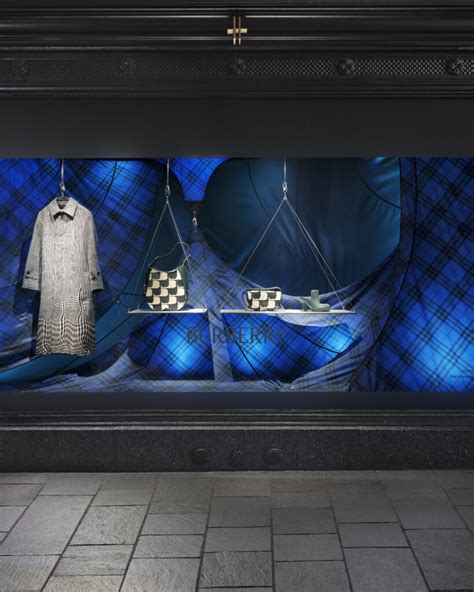 burberry partnership con harrods|burberry harrods.